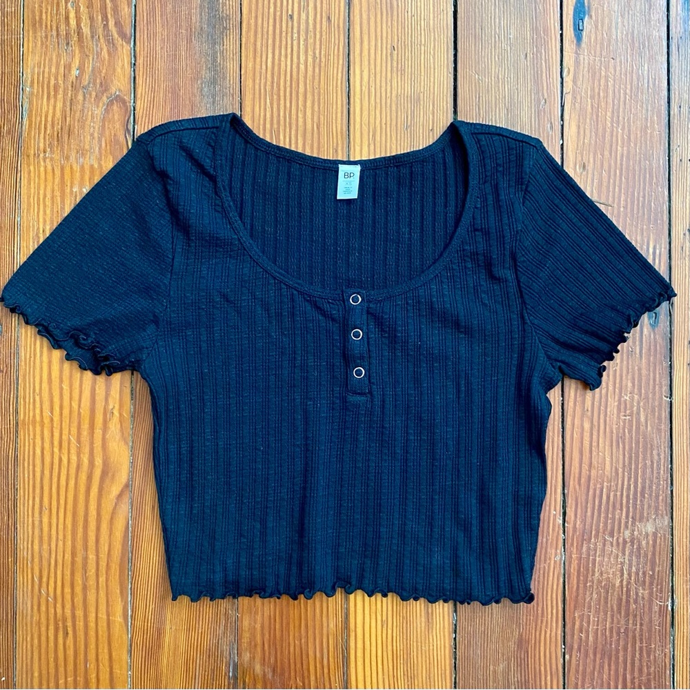 BP ribbed scoop neck baby tee w snap button detail